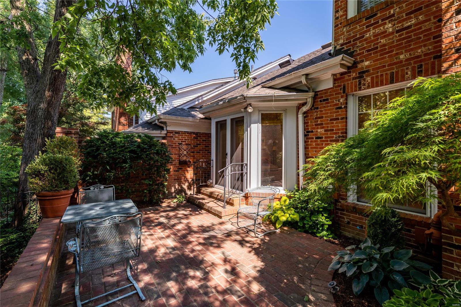 Sedgwick Place Condo - Residential