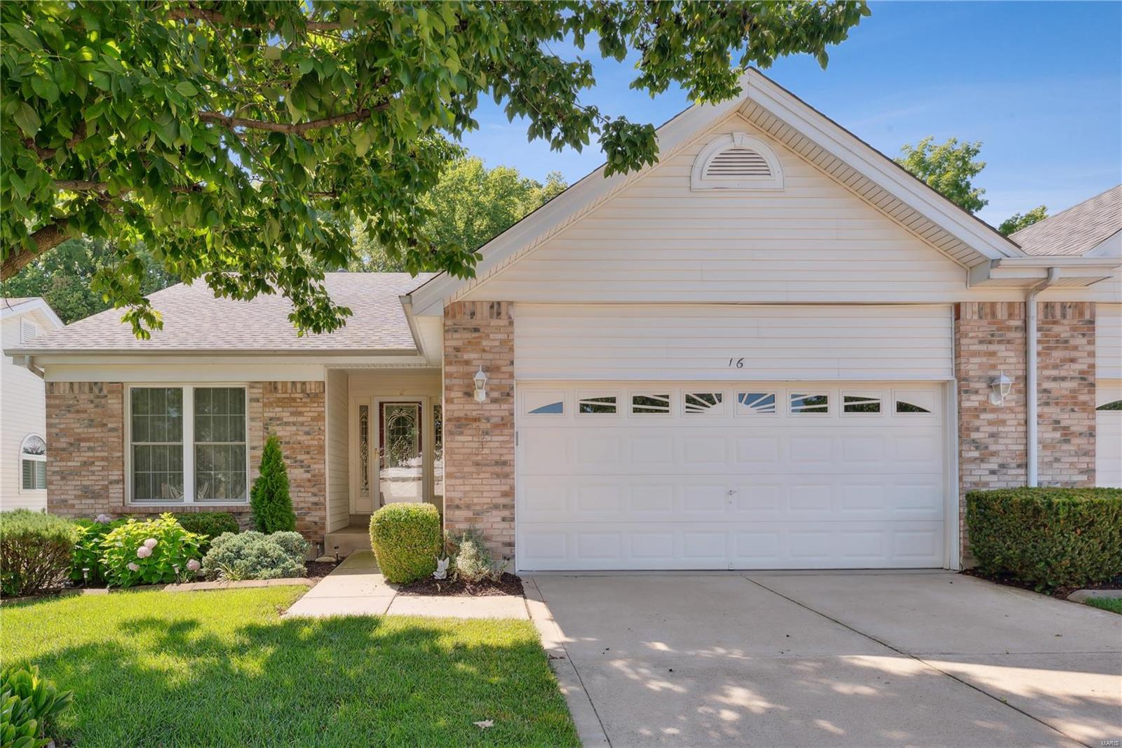 View St Charles, MO 63301 townhome