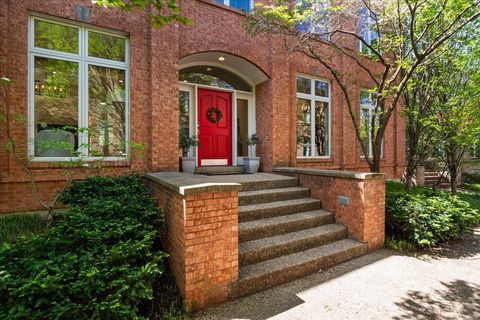 1 W Walinca St Louis MO 63105