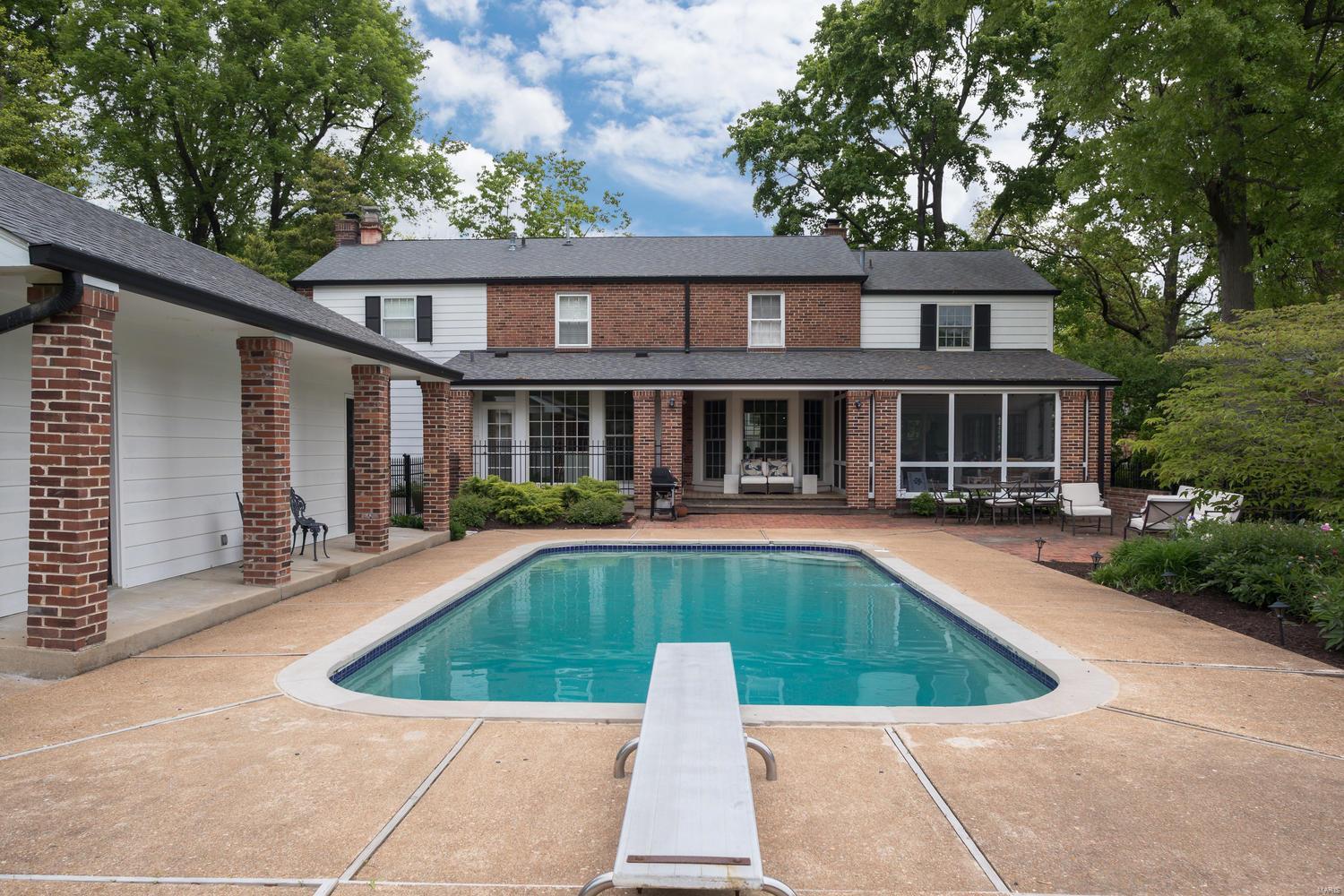 Loren Woods - Residential