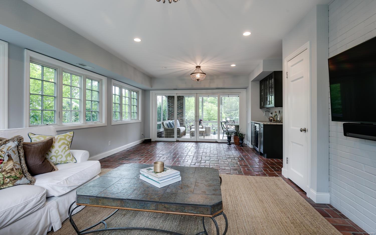 Loren Woods - Residential