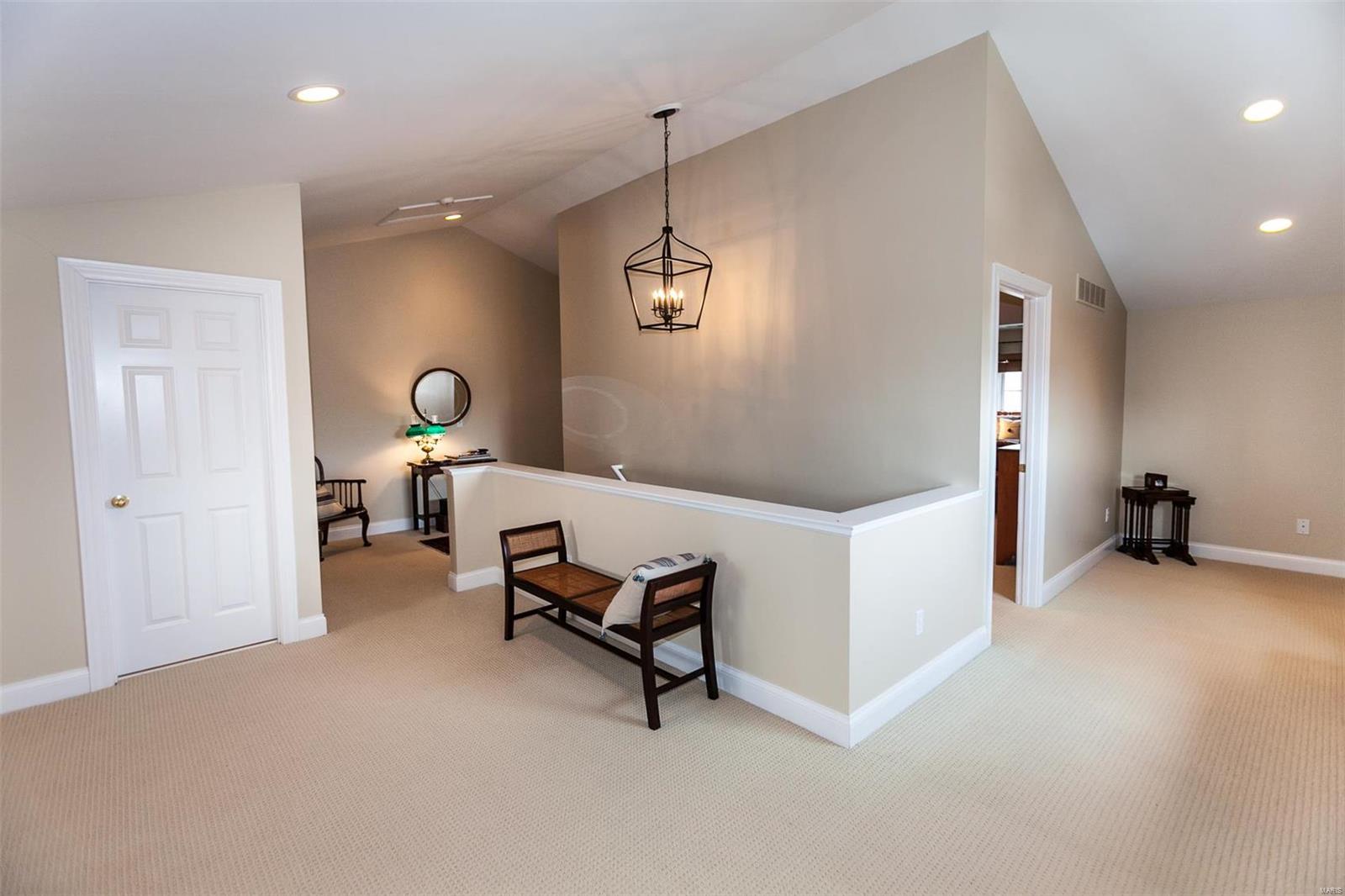 Glenridge/Oxford Twnhms A Condo - Residential