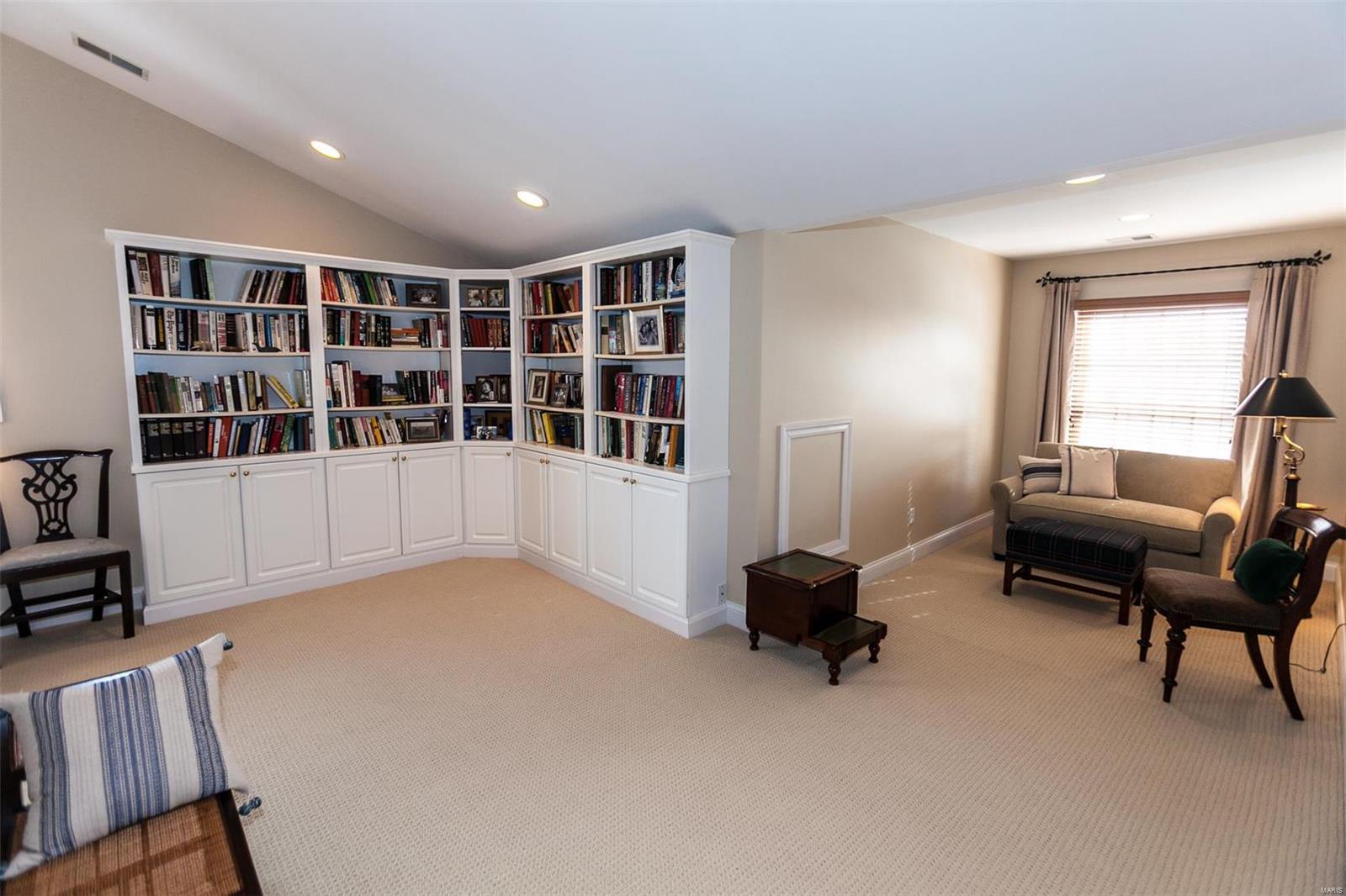 Glenridge/Oxford Twnhms A Condo - Residential