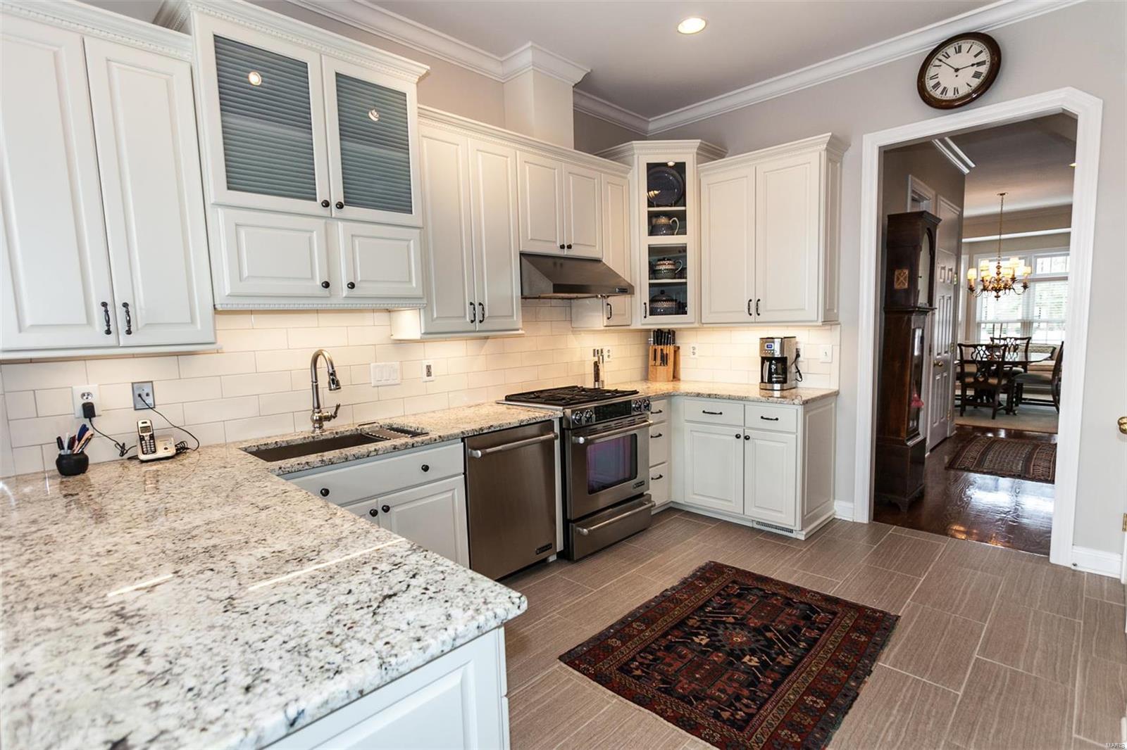 Glenridge/Oxford Twnhms A Condo - Residential