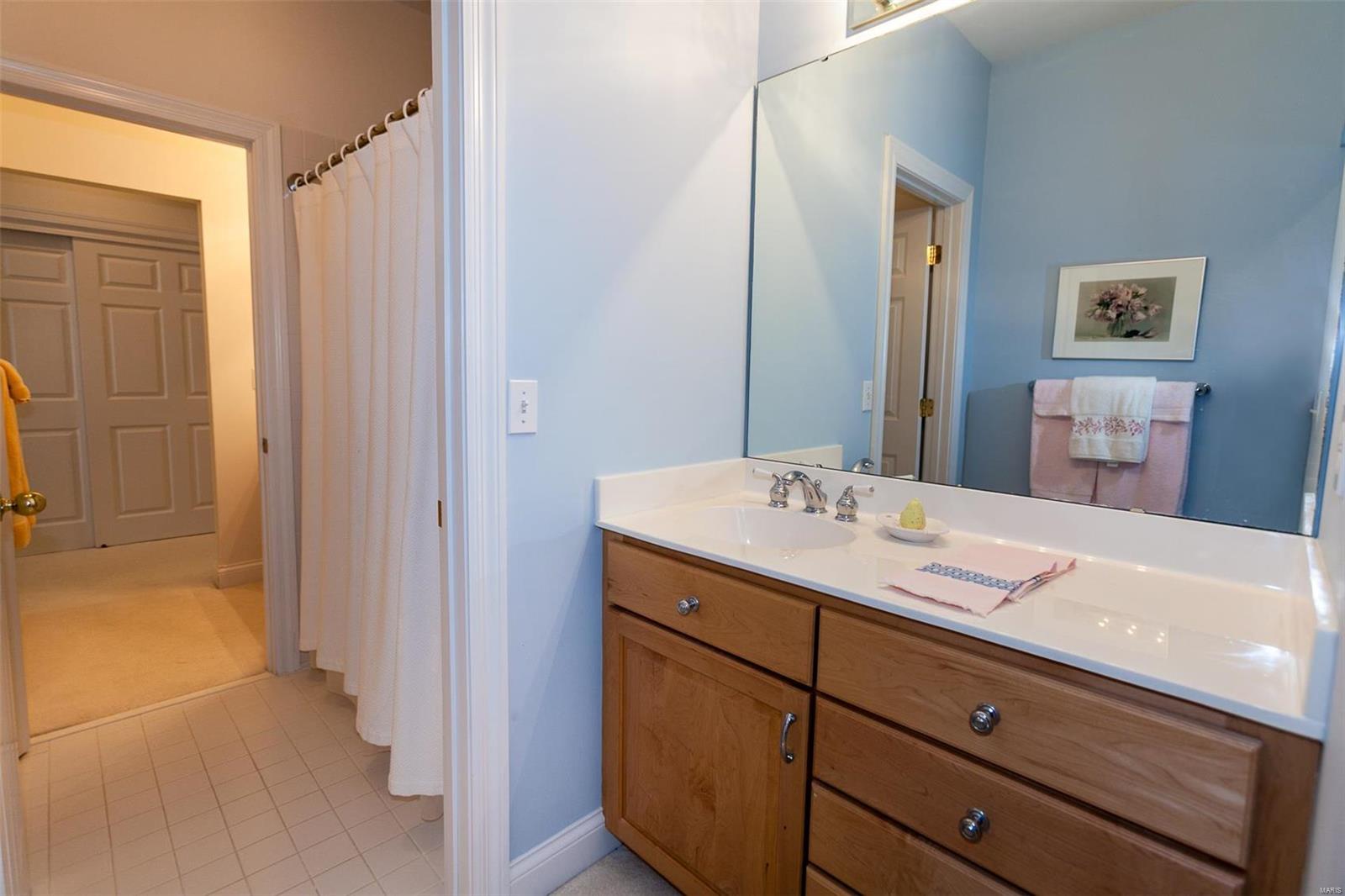 Glenridge/Oxford Twnhms A Condo - Residential