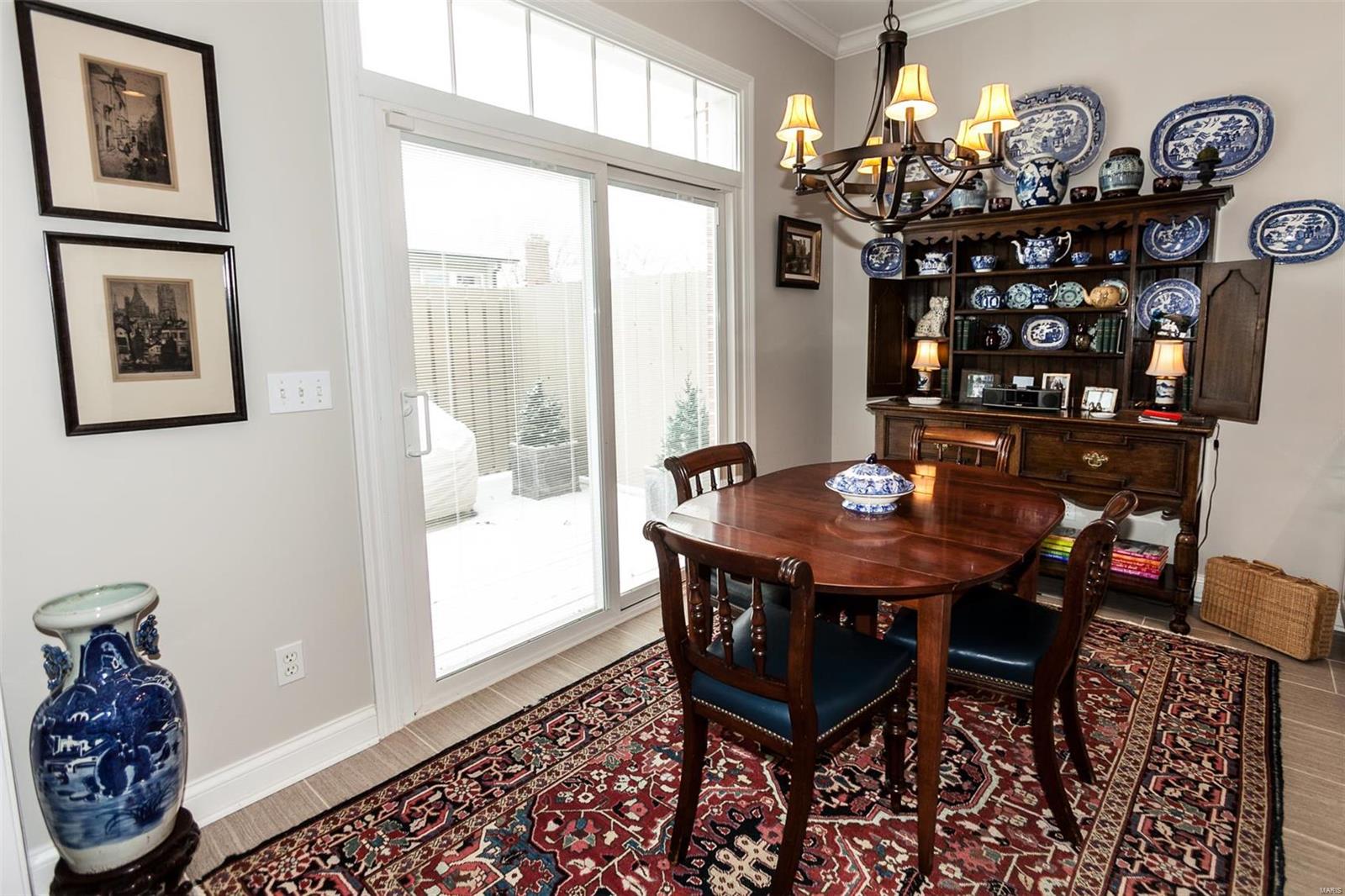 Glenridge/Oxford Twnhms A Condo - Residential