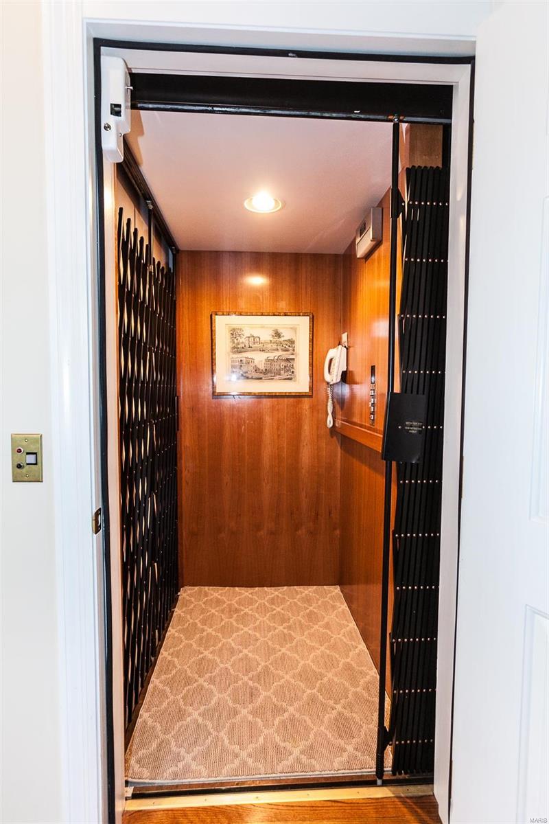 Glenridge/Oxford Twnhms A Condo - Residential