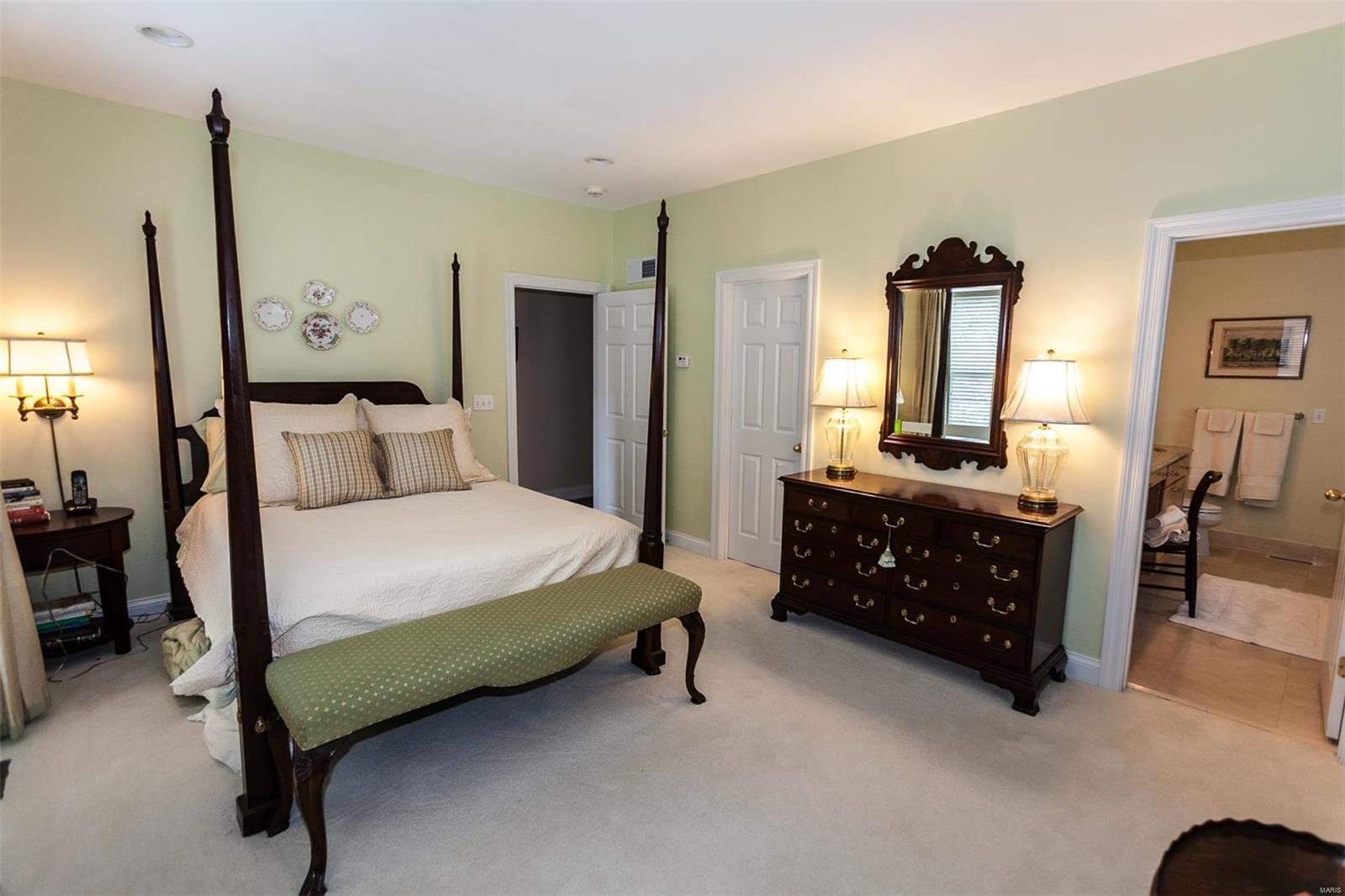 Glenridge/Oxford Twnhms A Condo - Residential