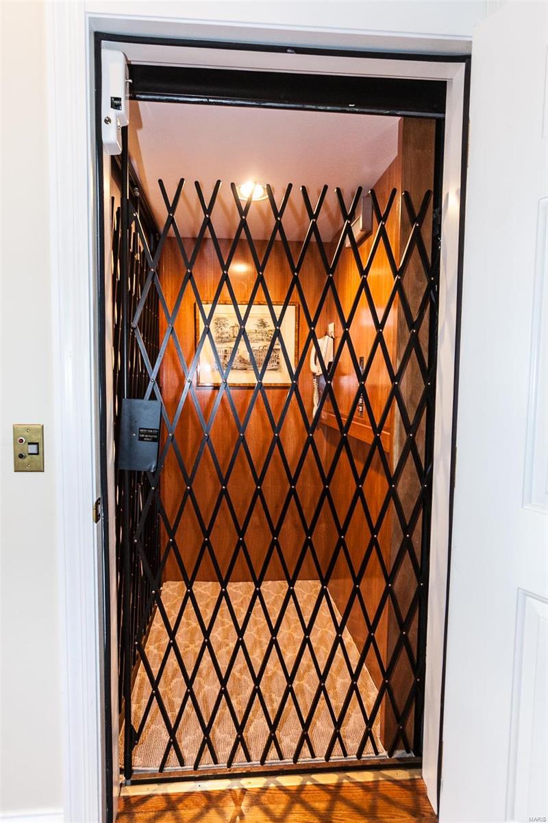 Glenridge/Oxford Twnhms A Condo - Residential