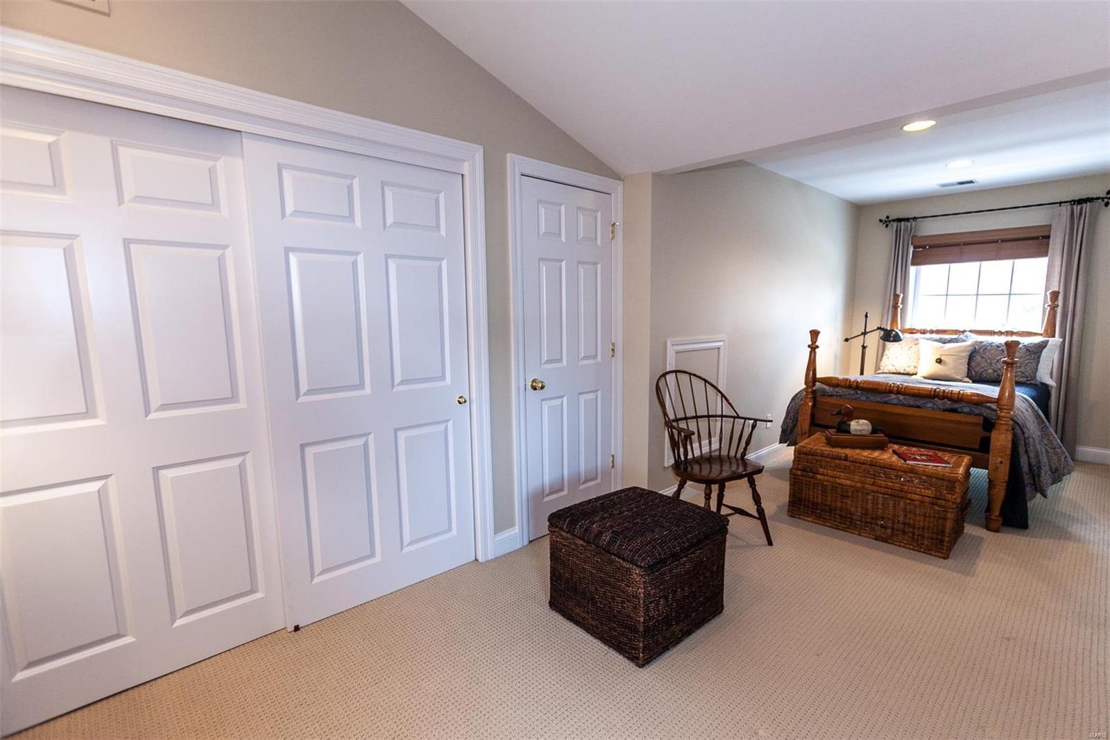 Glenridge/Oxford Twnhms A Condo - Residential