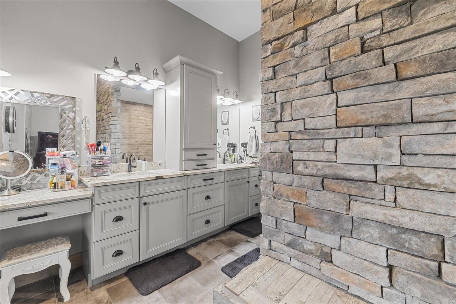 Winchester Hills - Farm