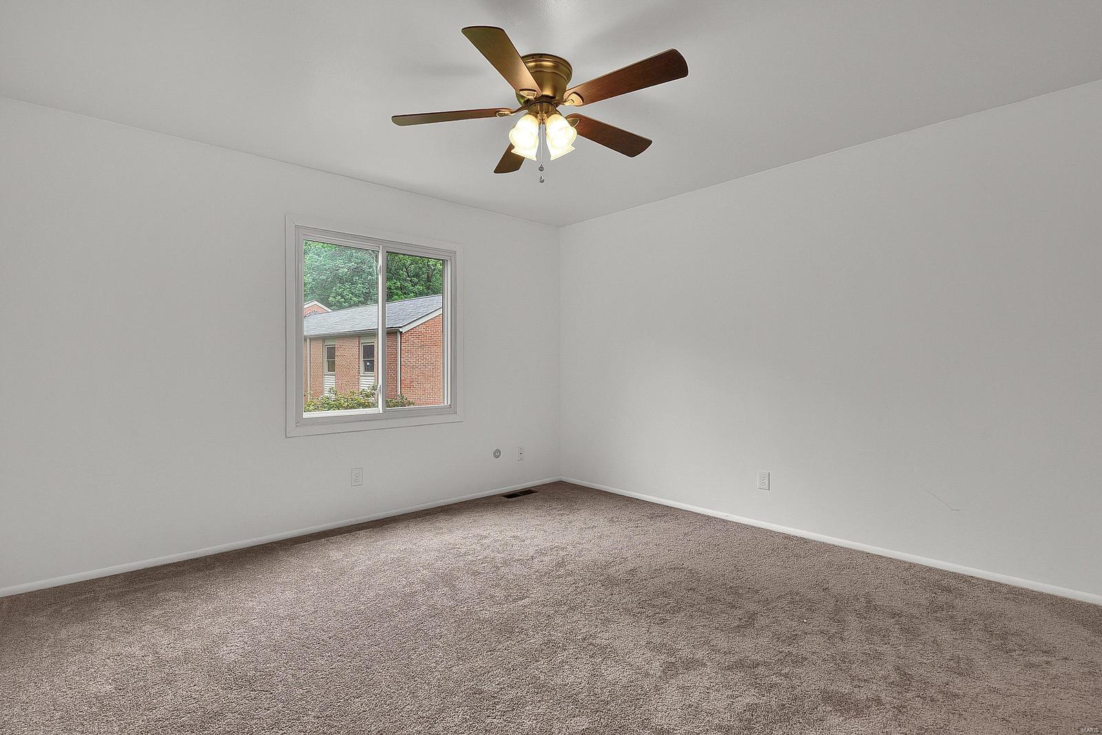 Rossridge Twnhs Condo - Residential