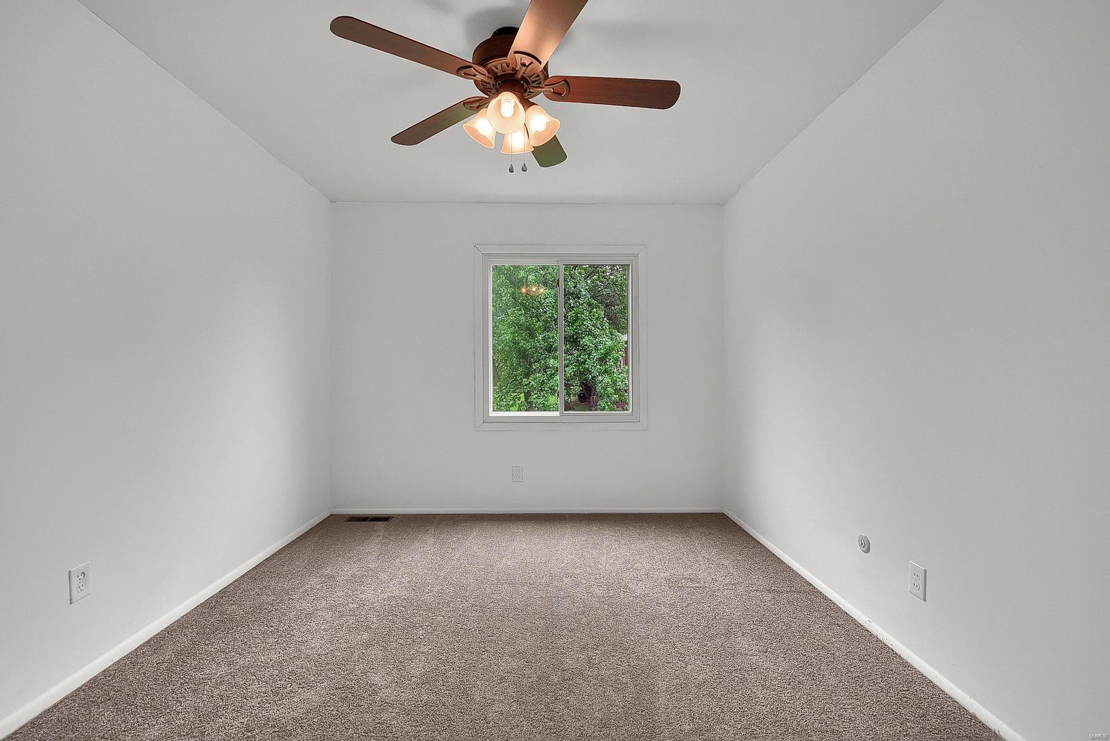 Rossridge Twnhs Condo - Residential