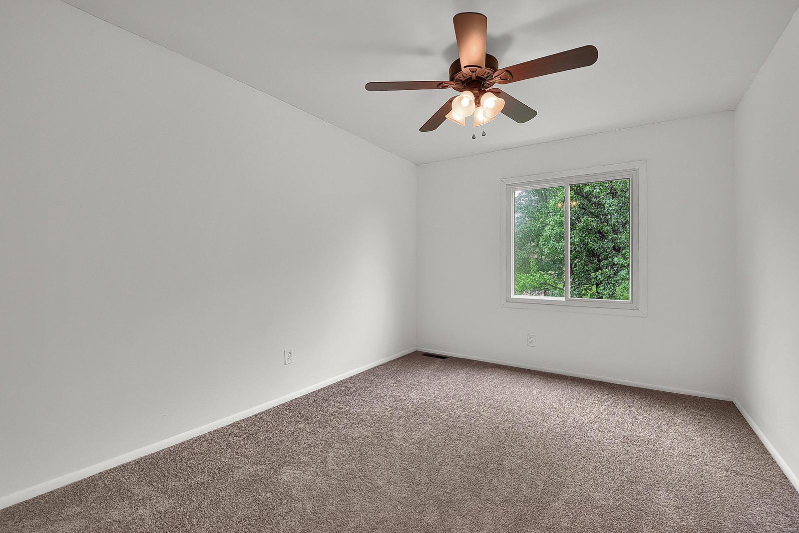 Rossridge Twnhs Condo - Residential
