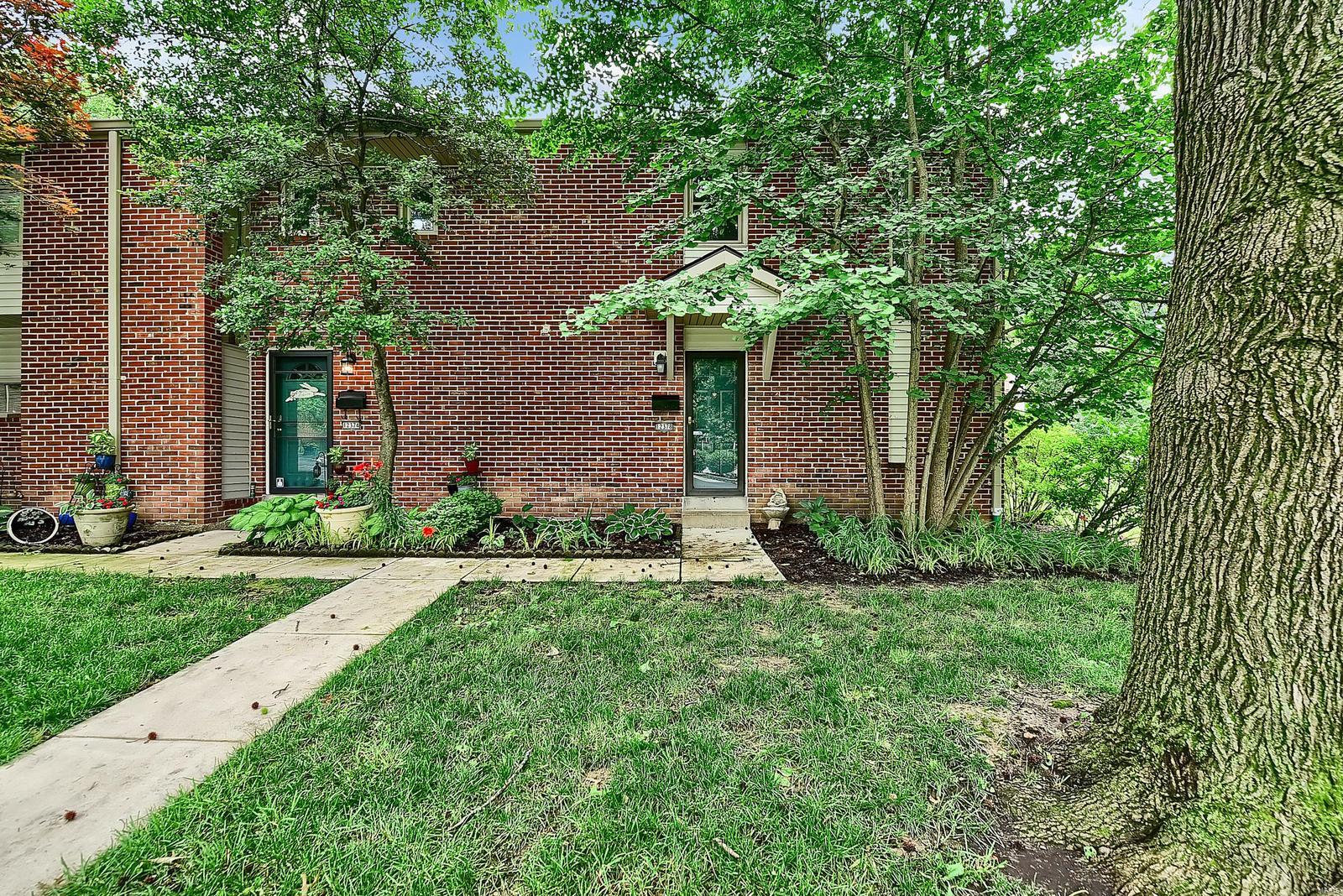 Rossridge Twnhs Condo - Residential