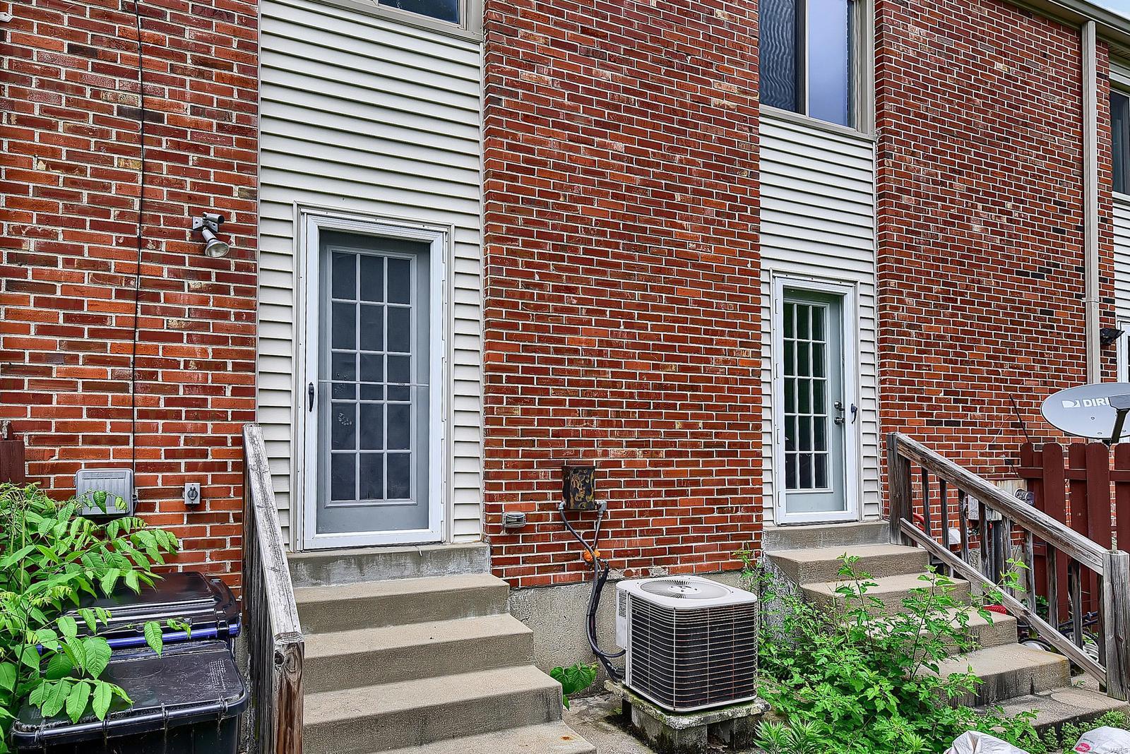 Rossridge Twnhs Condo - Residential