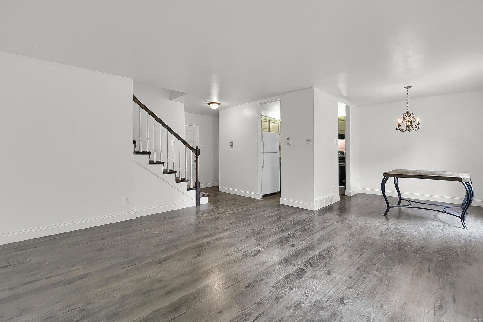 Rossridge Twnhs Condo - Residential