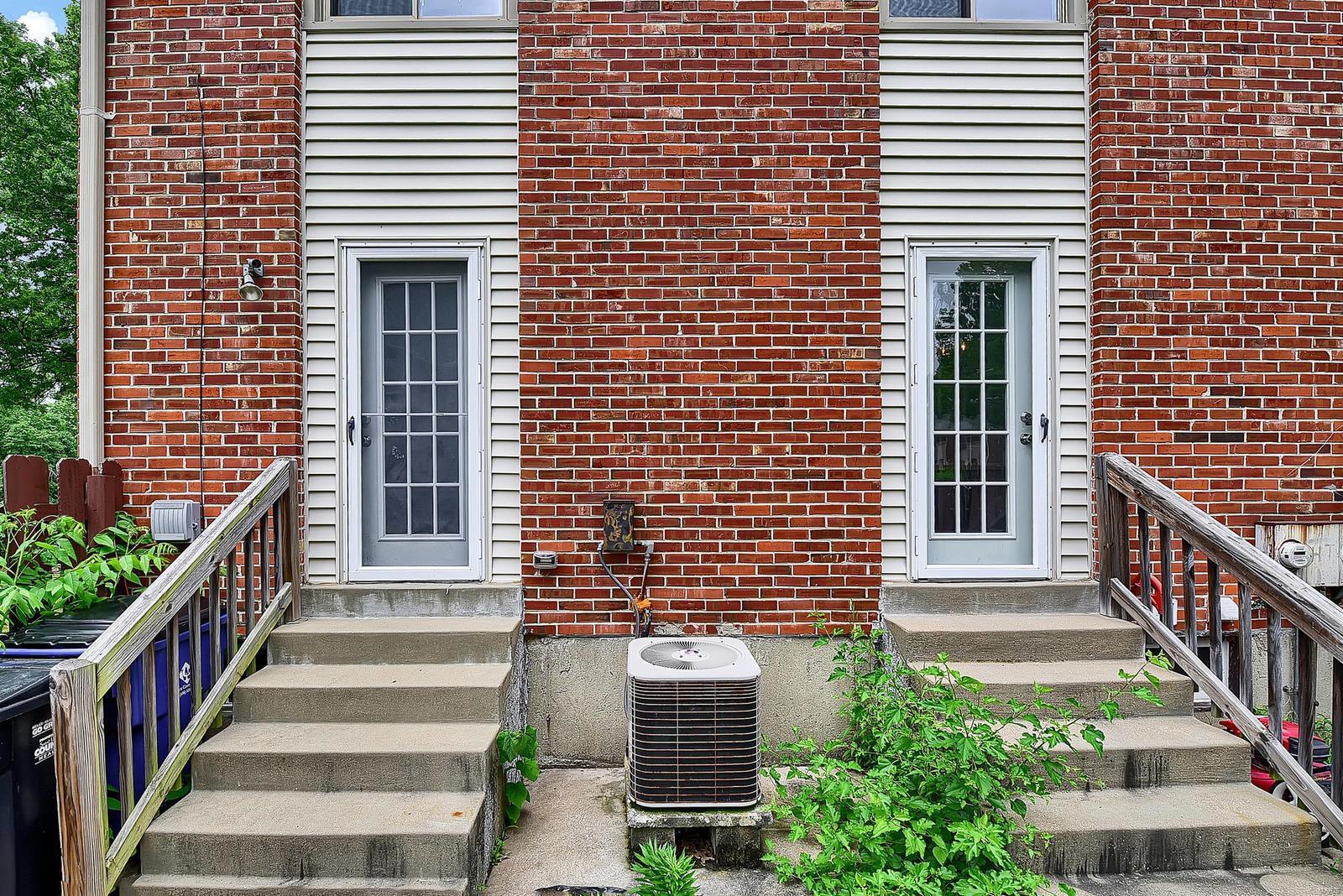 Rossridge Twnhs Condo - Residential