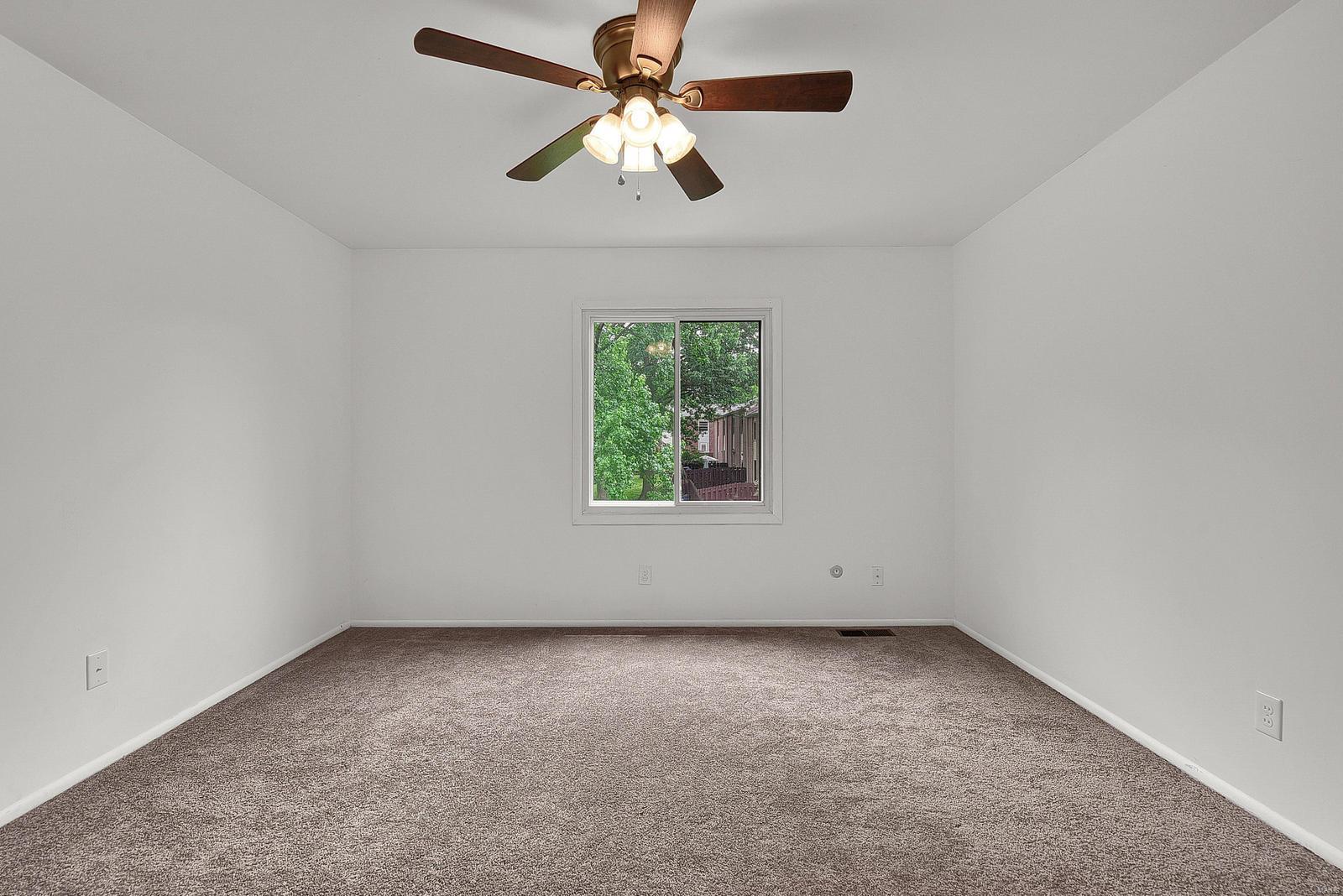 Rossridge Twnhs Condo - Residential
