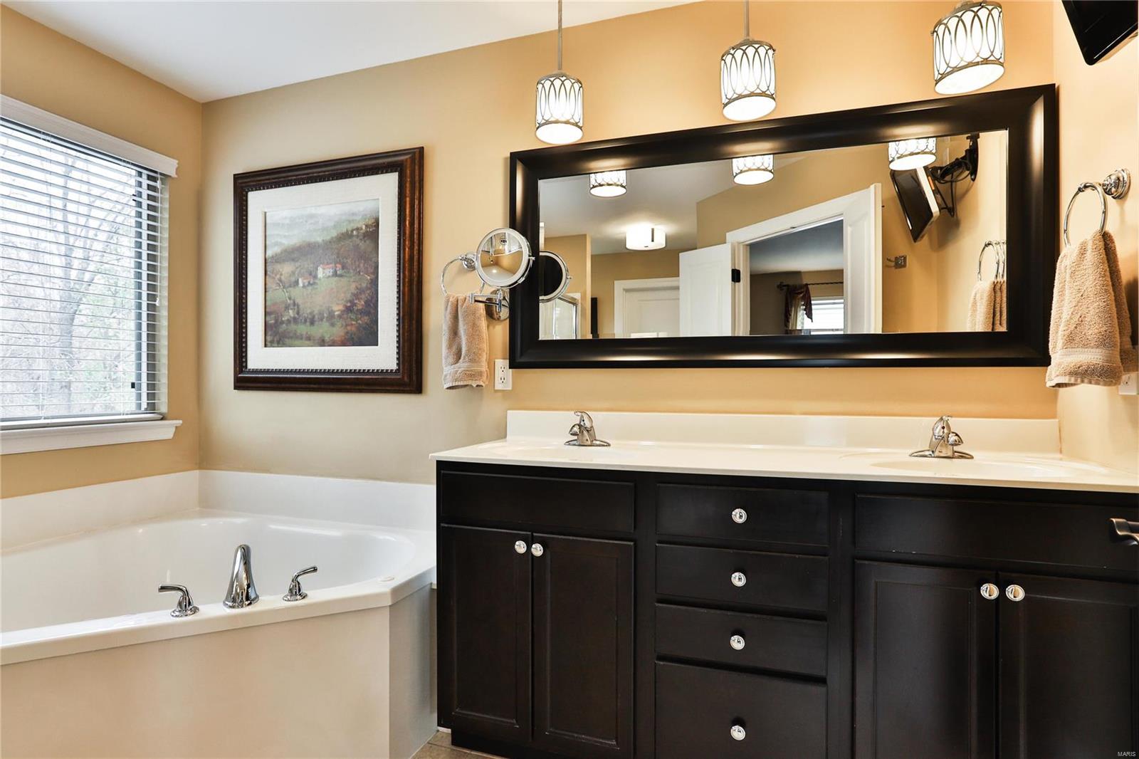 Manors At Orchard Glen - Residential