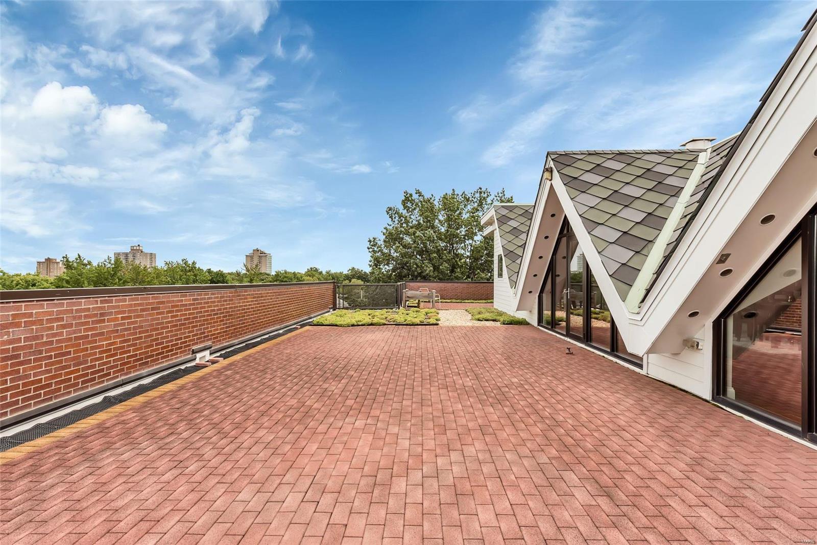 Demun Pointe Condo - Residential Lease