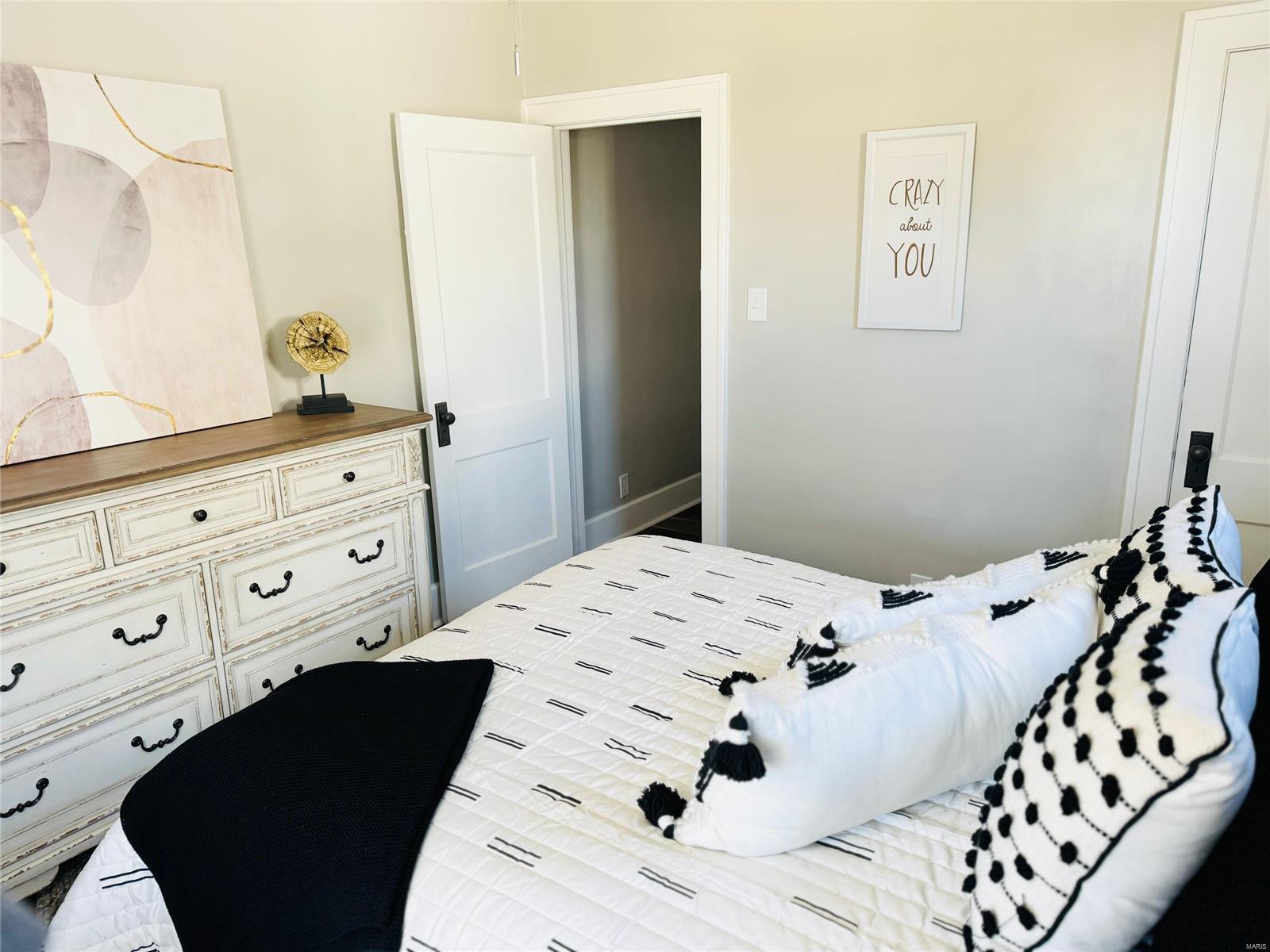 Granite City, Illinois 62040, United States, 2 Bedrooms Bedrooms, ,1 BathroomBathrooms,Residential,Pending,33098