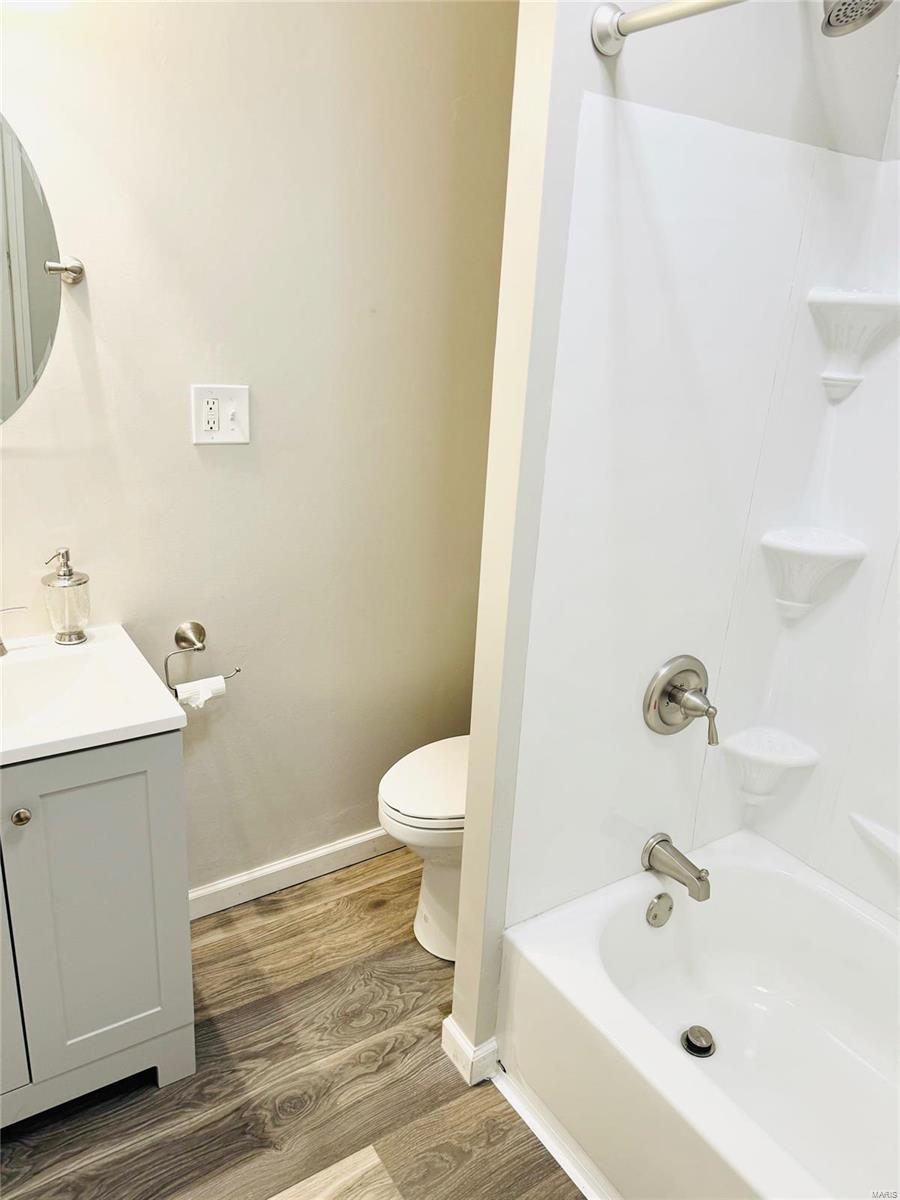 Granite City, Illinois 62040, United States, 2 Bedrooms Bedrooms, ,1 BathroomBathrooms,Residential,Pending,33098