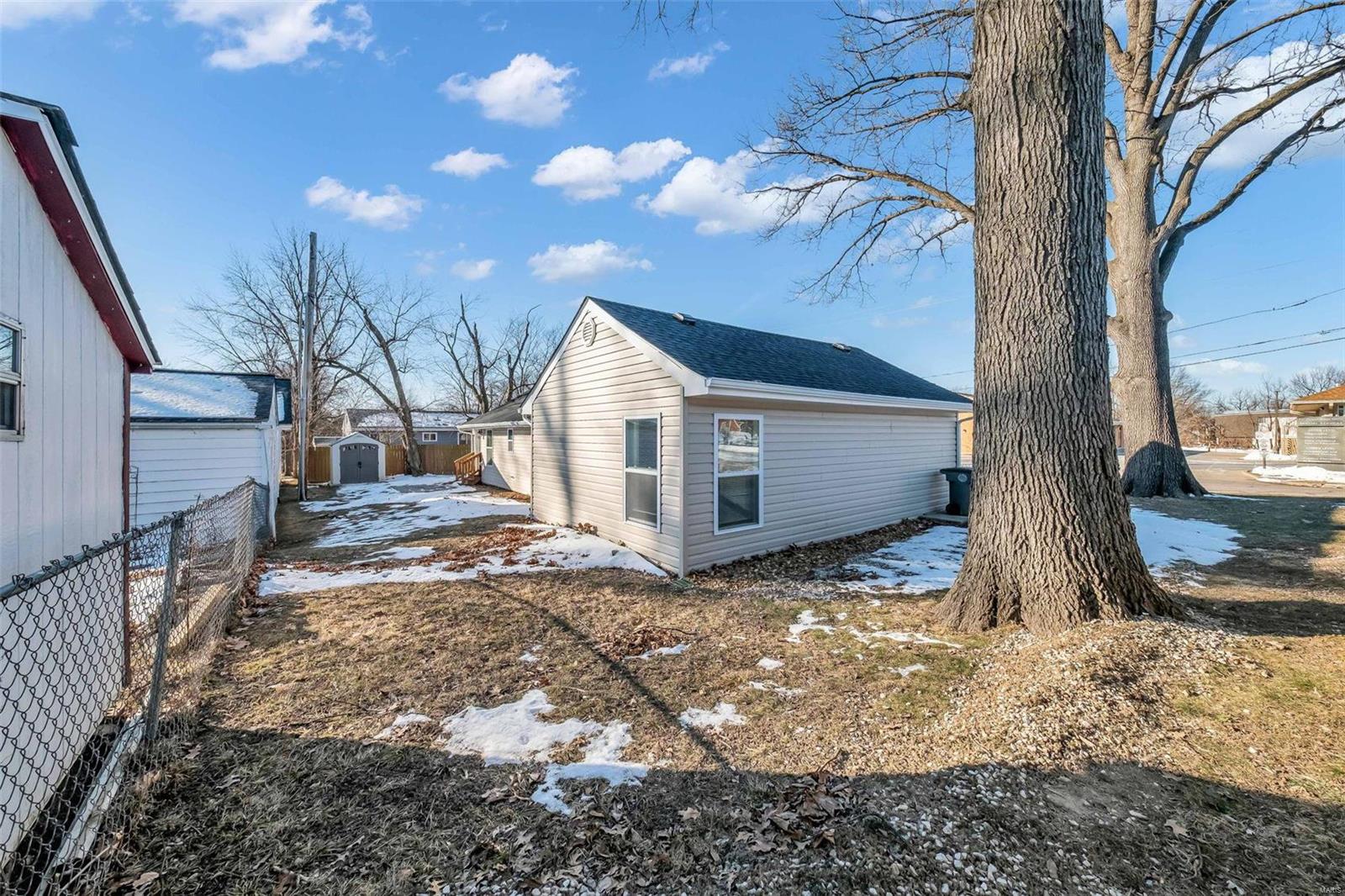 O'Fallon, Missouri 63366, United States, 3 Bedrooms Bedrooms, ,2 BathroomsBathrooms,Residential,Pending,16618