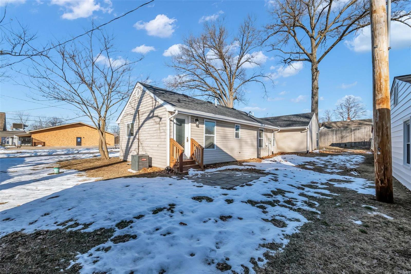 O'Fallon, Missouri 63366, United States, 3 Bedrooms Bedrooms, ,2 BathroomsBathrooms,Residential,Pending,16618