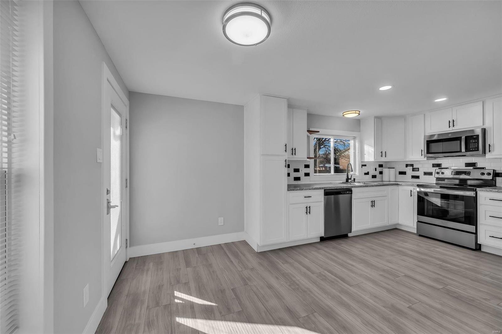 O'Fallon, Missouri 63366, United States, 3 Bedrooms Bedrooms, ,2 BathroomsBathrooms,Residential,Pending,16618