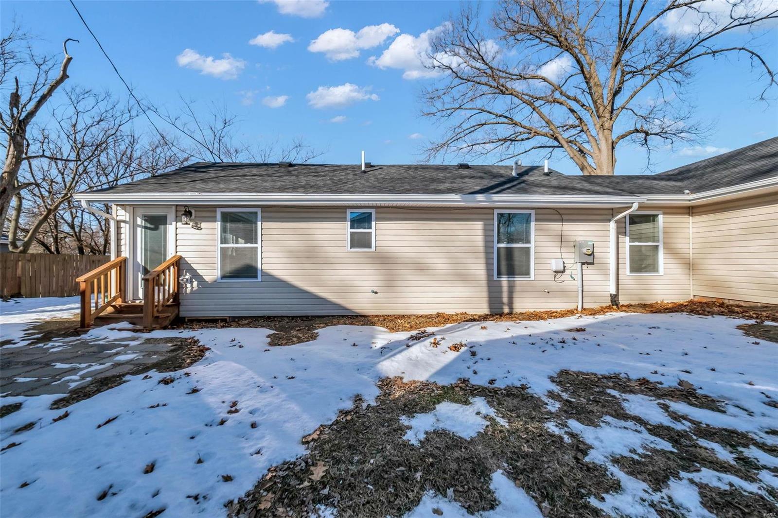 O'Fallon, Missouri 63366, United States, 3 Bedrooms Bedrooms, ,2 BathroomsBathrooms,Residential,Pending,16618