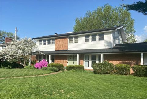 1 Oakland Hills Drive Chesterfield MO 63017