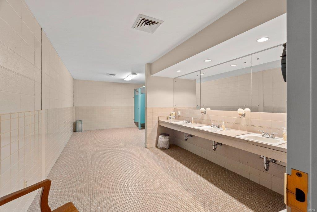 N/A - Commercial Sale