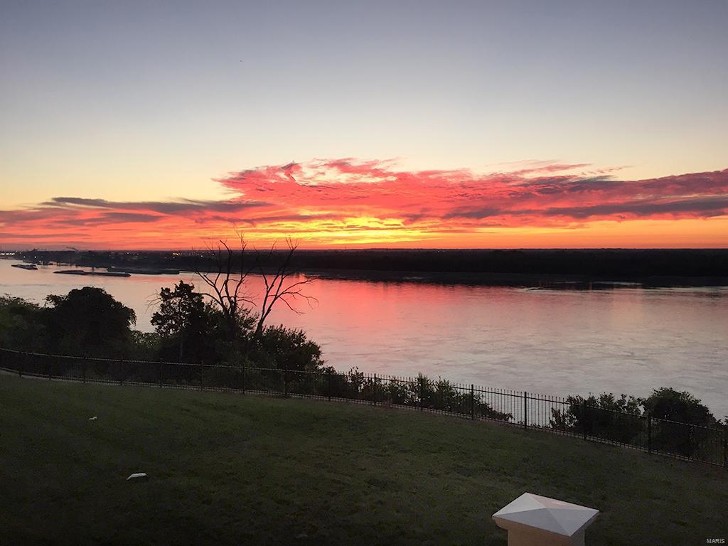 Mississippi Bluffs - Residential