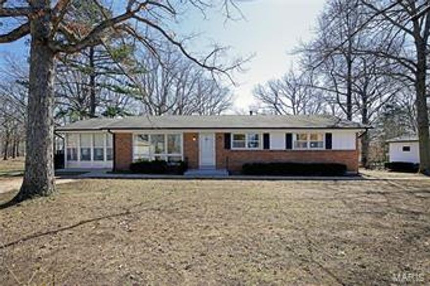 Home is in an Estate, being sold As Is.  Beautiful private Lane with a 51 year young Ranch, 2+ bed / 2.5 bath with master suite,  expandable eat in kitchen, Living Room, Dining Room, oversized glass 3 season porch and full basement just waiting for the new buyers to add their personal design. The 3 season glass porch, or the sweet round patio in front, and/or the comfort of the Living Room are perfect for watching beautiful sunsets high over the Meramec River Valley.
       If your desires are to start from scratch, this is a lovely, serene, large, level, buildable Lot on a private Lane to build the home of your dreams  - COME SEE! 
       Please know the County Tax records are incorrect Some Accessible Features