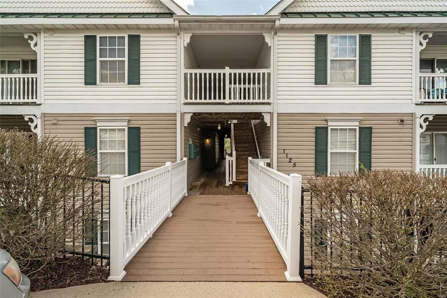 Say hello to low-maintenance, one-level living in this lovely 2 bed, 2 bath condo in the popular Arbor Creek community. When you first walk in, you will love the open concept and abundance of natural light! Enjoy the split bedroom floorplan where each bedroom is conveniently located on separate sides of the unit for added privacy. Master bedroom features its own en suite bathroom with double sink vanity plus walk-in closet. In-unit laundry, private deck with storage room, and low HOA fees set this condo above the rest! Great location near highly-rated Parkway schools, highways, restaurants, and shopping. Make your appointment today, this one won't last long!! Location: Ground Level