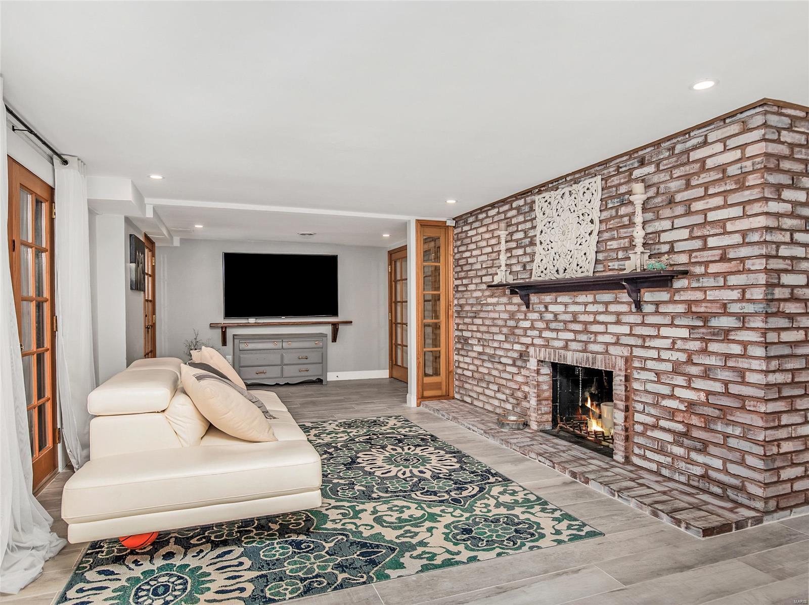 Doerschlin Partition - Residential