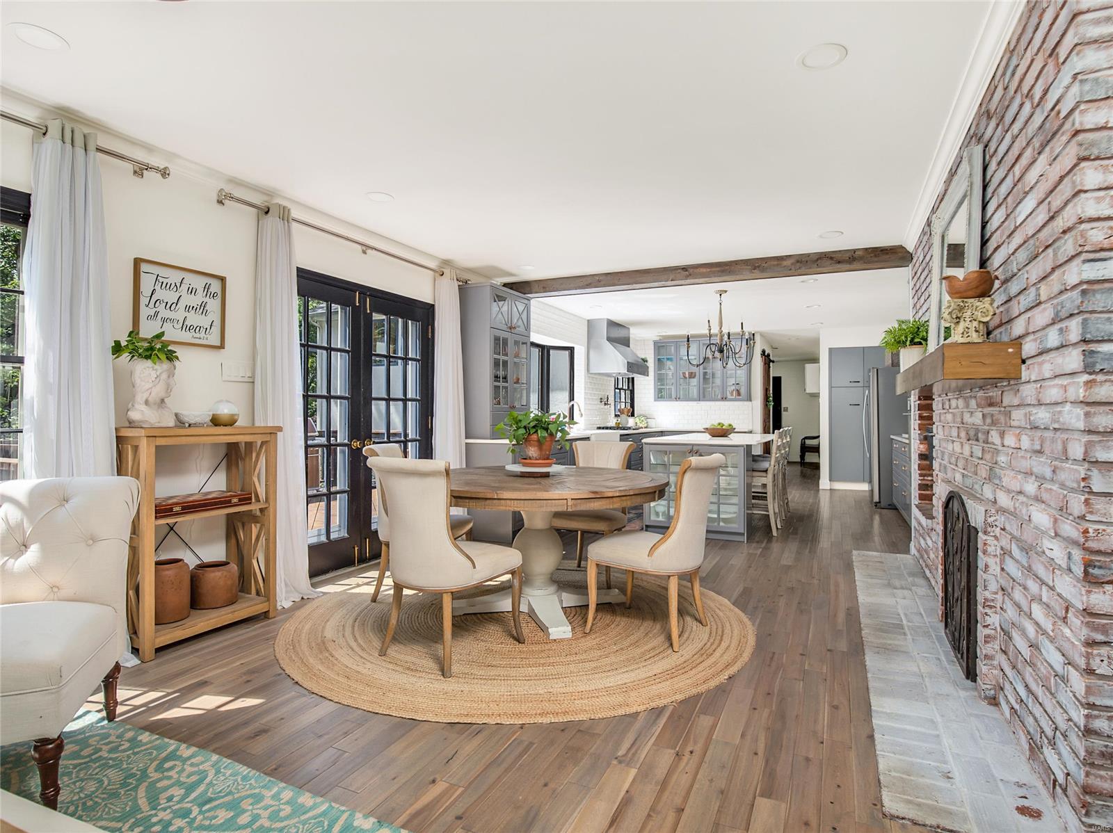 Doerschlin Partition - Residential