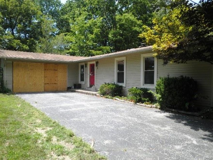 This distinctive 1,392 square feet one story home comes with 3 bedrooms, 2 full bathrooms, partial basement, backyard and a garage. This home provides lots of natural light.. Come take a look, this could be your new home . SpecialListingConditions: Foreclosure