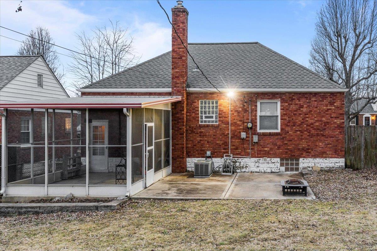 St Louis, Missouri 63123, United States, 2 Bedrooms Bedrooms, ,1 BathroomBathrooms,Residential,Pending,7448