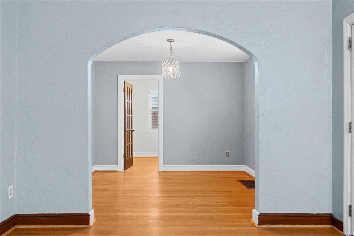 St Louis, Missouri 63123, United States, 2 Bedrooms Bedrooms, ,1 BathroomBathrooms,Residential,Pending,7448