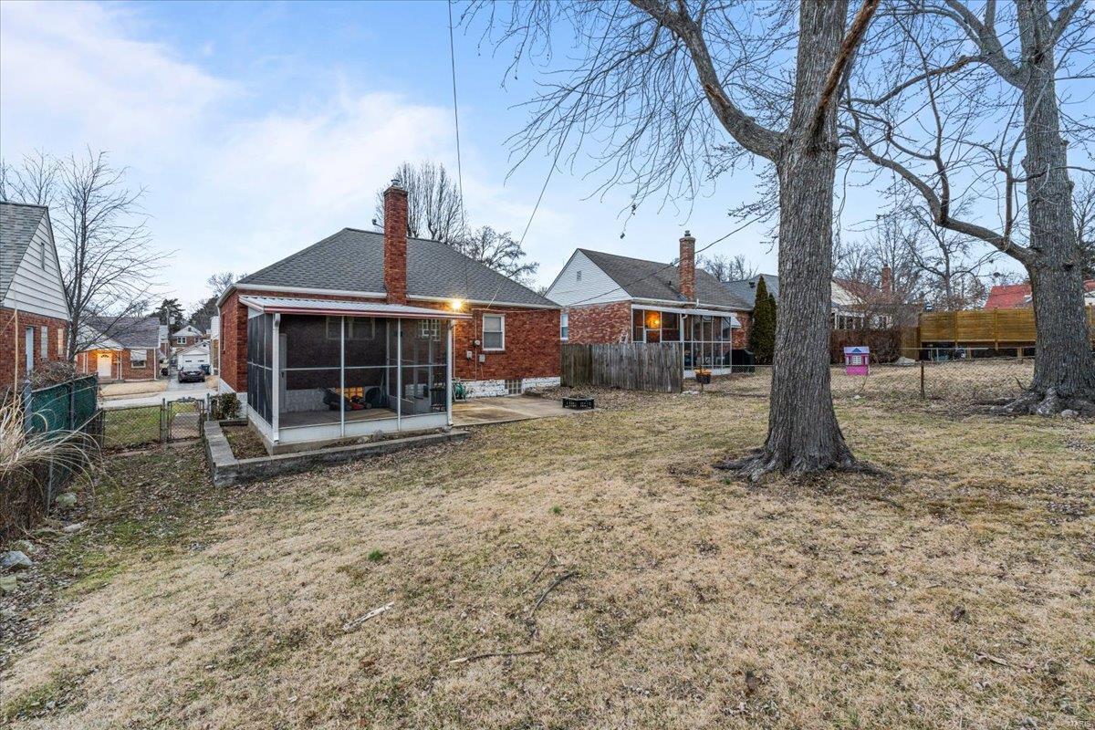 St Louis, Missouri 63123, United States, 2 Bedrooms Bedrooms, ,1 BathroomBathrooms,Residential,Pending,7448