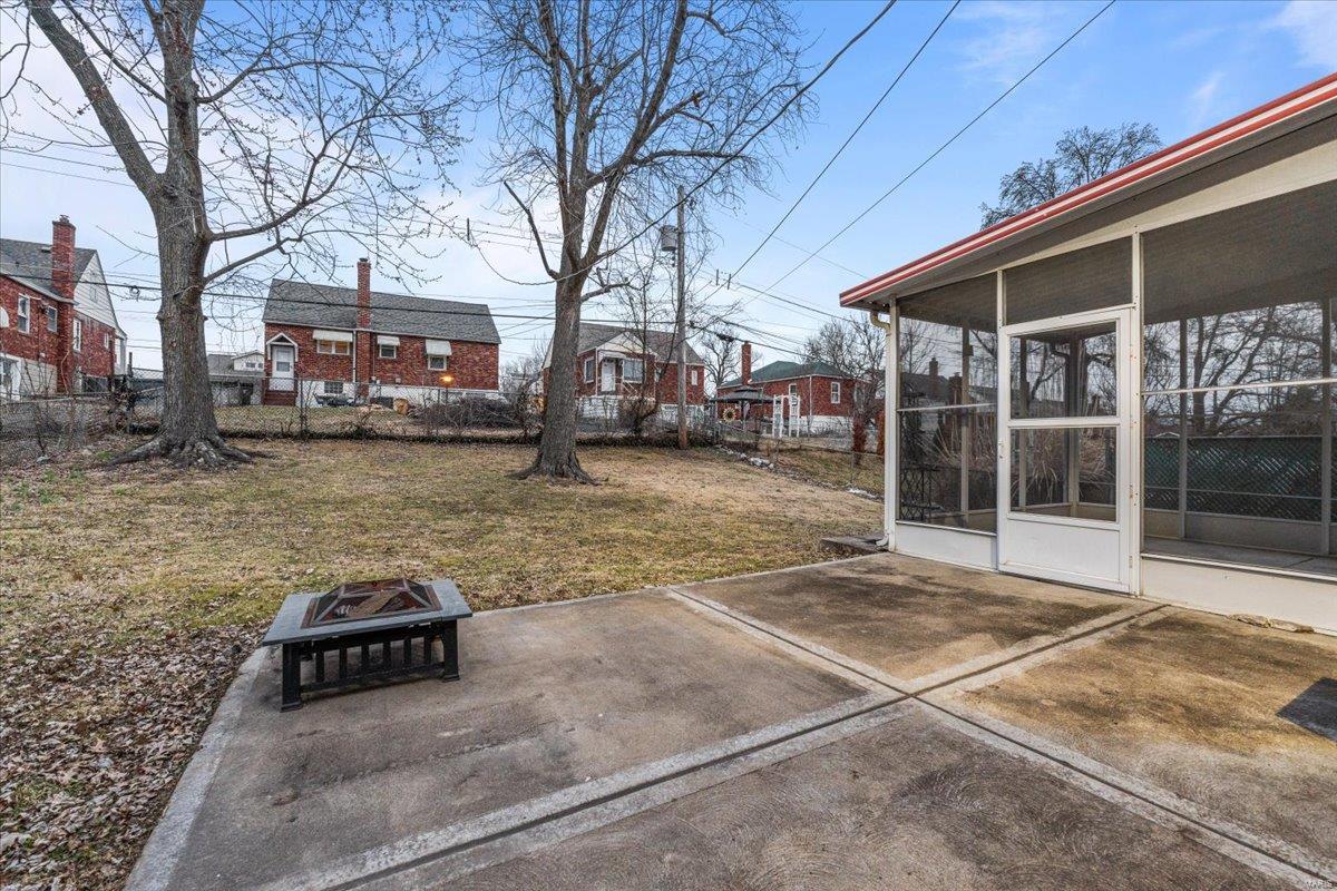 St Louis, Missouri 63123, United States, 2 Bedrooms Bedrooms, ,1 BathroomBathrooms,Residential,Pending,7448