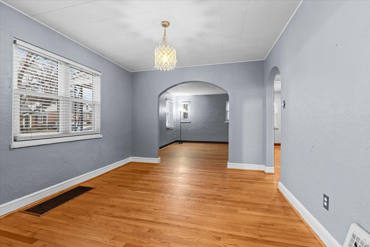 St Louis, Missouri 63123, United States, 2 Bedrooms Bedrooms, ,1 BathroomBathrooms,Residential,Pending,7448