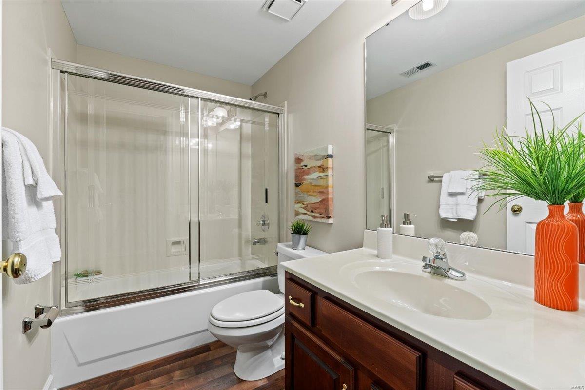 Wildwood, Missouri 63005, United States, 5 Bedrooms Bedrooms, ,5 BathroomsBathrooms,Residential,Pending,16065