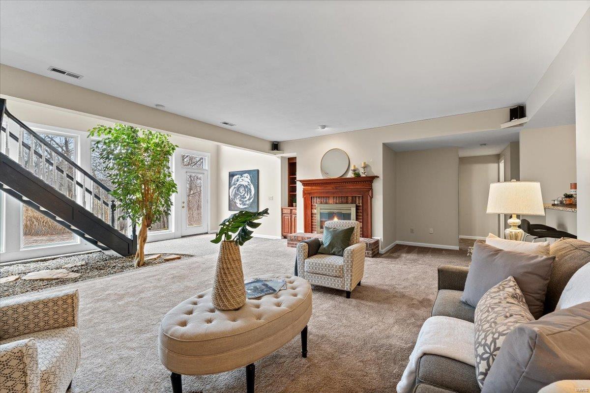 Wildwood, Missouri 63005, United States, 5 Bedrooms Bedrooms, ,5 BathroomsBathrooms,Residential,Pending,16065