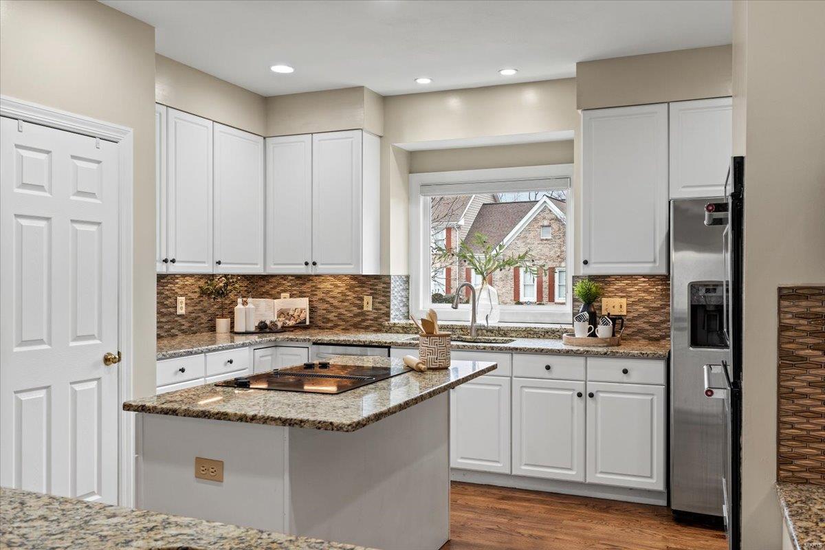 Wildwood, Missouri 63005, United States, 5 Bedrooms Bedrooms, ,5 BathroomsBathrooms,Residential,Pending,16065