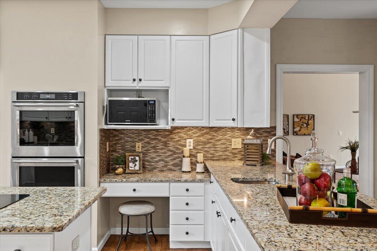 Wildwood, Missouri 63005, United States, 5 Bedrooms Bedrooms, ,5 BathroomsBathrooms,Residential,Pending,16065