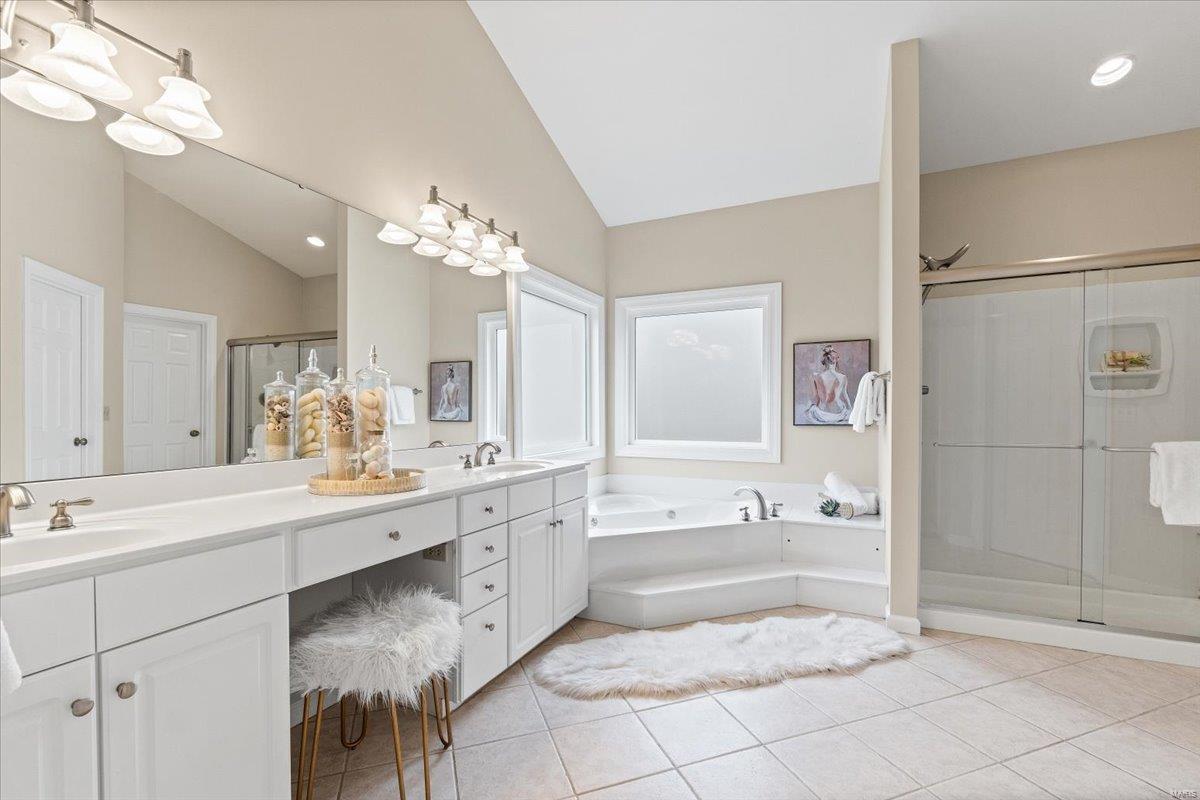 Wildwood, Missouri 63005, United States, 5 Bedrooms Bedrooms, ,5 BathroomsBathrooms,Residential,Pending,16065