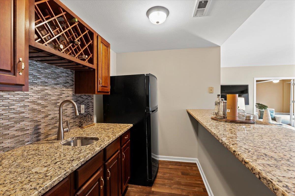 Wildwood, Missouri 63005, United States, 5 Bedrooms Bedrooms, ,5 BathroomsBathrooms,Residential,Pending,16065